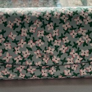 Kate Spade Green and White Floral Crossbody